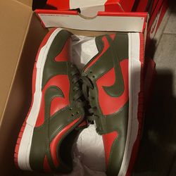 Olive An Red Dunks(Freddy)