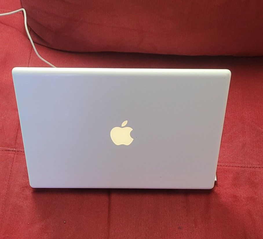 MacBook Laptop 