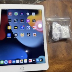 Apple I Pad Air 2 Model A1567 In Excellent Condition With Charger No Box Bundle
