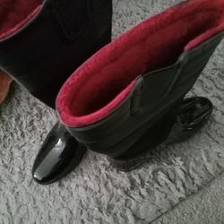Woman's  8 Weather Boots New Condition