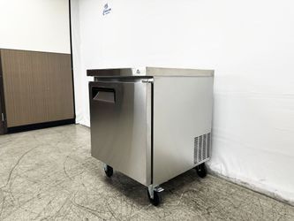 Exterior durable white powder coated steel  Interior embossed aluminum  2 epoxy-coated steel basket  Refrigeration system is optimized to functon  Tem
