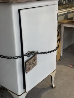 Vintage Refrigerator/Ice Box