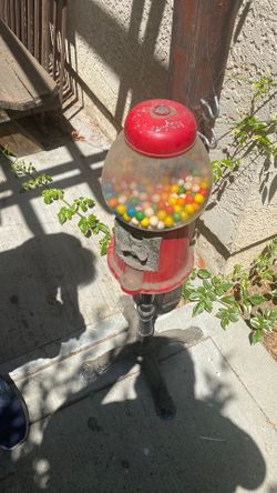 Old school gum dispenser