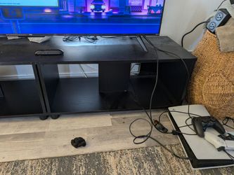 Tv stand brand new 8 months old