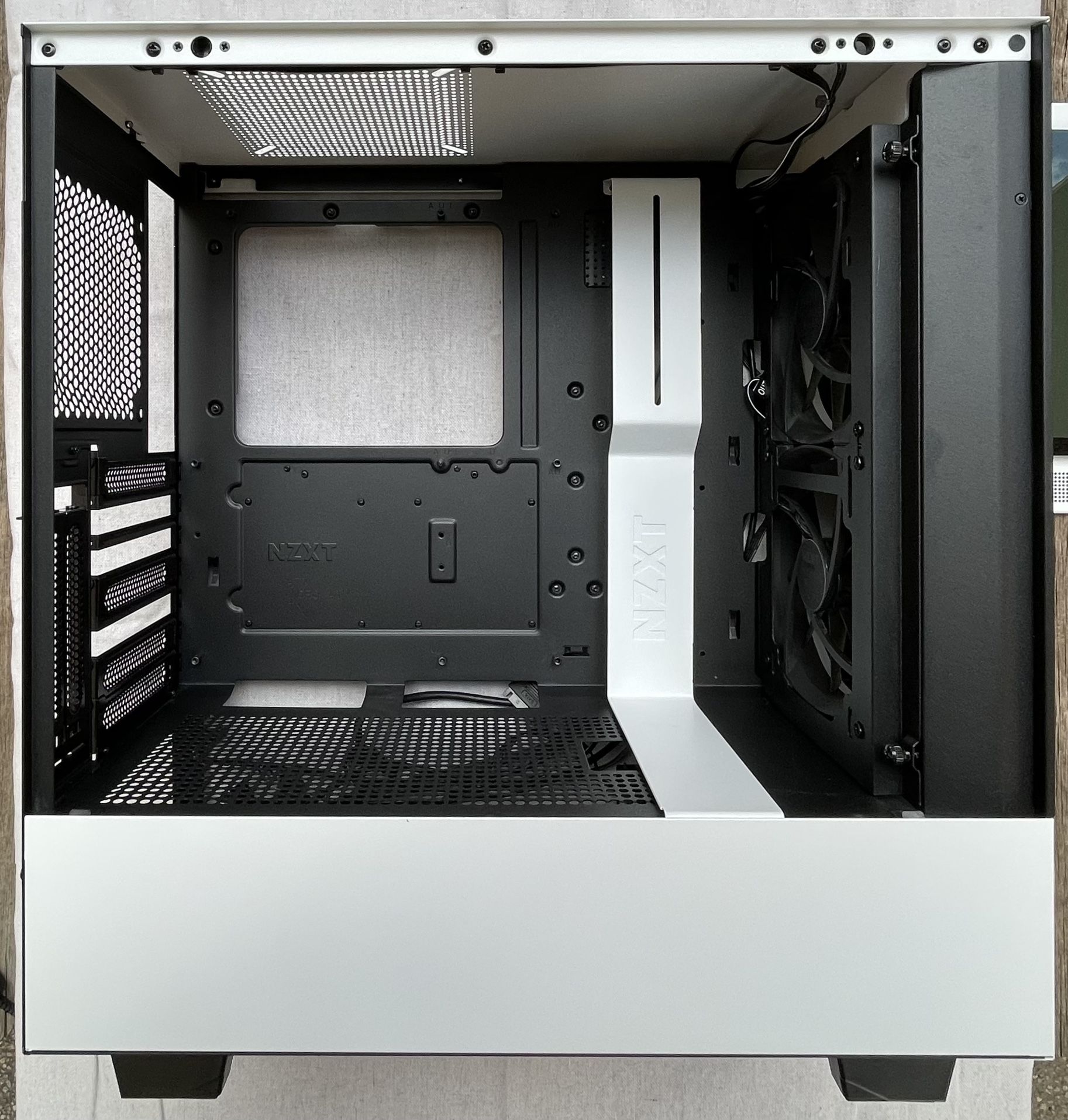 NZXT H510 Elite Computer Case - Very Good Condition