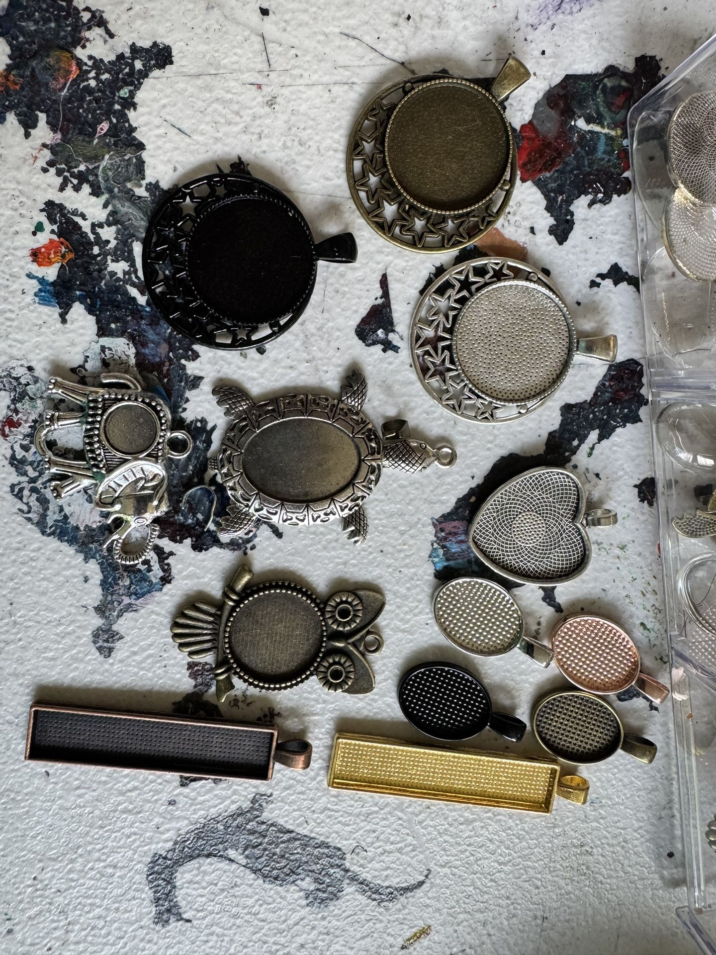 Bracelet And Pendant Crafting