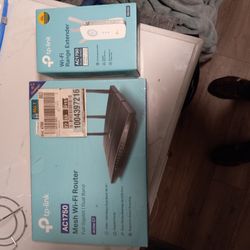 Tp LINK WIRELESS ROUTER AND RANGE EXTENDER 