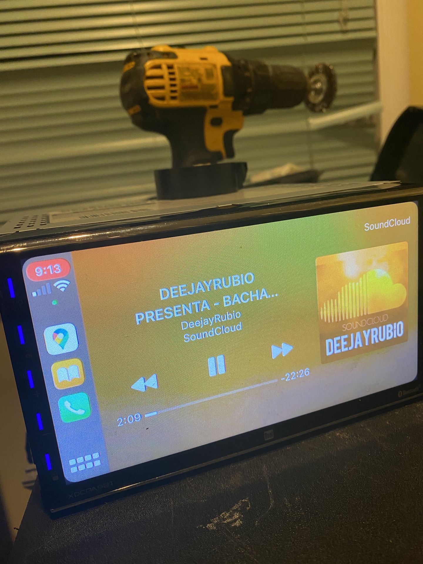 Dual With Apple CarPlay Android And Bluetooth Audio