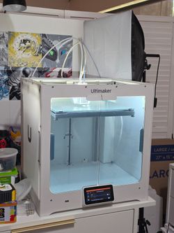 Impresora 3D UltiMaker S5 (Grado Industrial) + 12 Filamentos Profesionales
