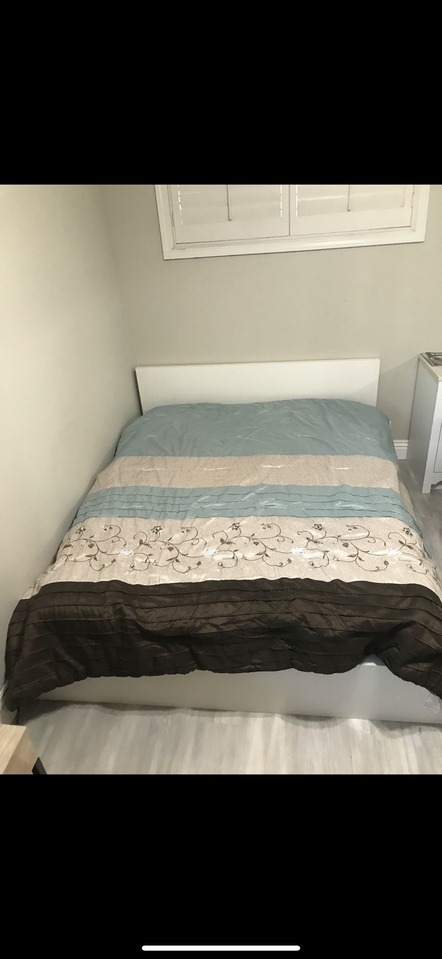 Queen Bed White No Box Spring Needed
