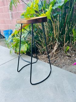 Wood n Metal bar stool