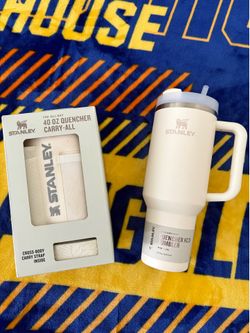STANLEY Quencher H2.0 Tumbler 40 OZ (BRAND NEW) plus The All Day Cross-Body Carry Strap