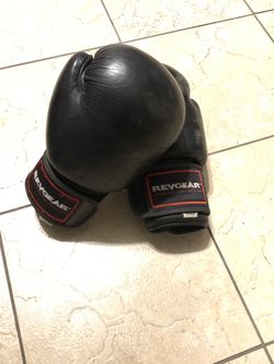 Boxing gloves