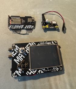 HackRF Mayhem PortaPack + gadgets