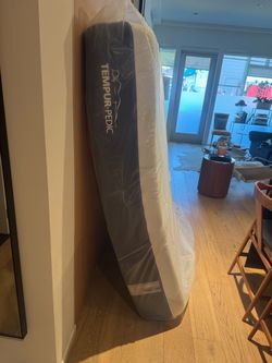 ☁️ Tempur-Pedic Cal King LuxeAdapt (Soft) for Sale! ☁️