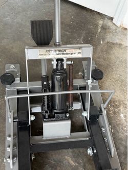 Pittsburgh 1,500 lb Hydraulic Motorcycle/ATV Lift
