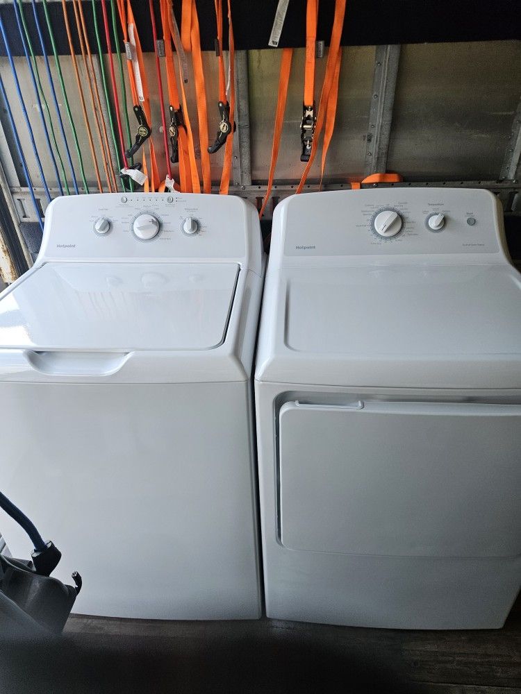 Hotpoint White Electric  Washer & Dryer Matching Set