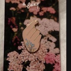 Limited Edition Hemleva Finger Heart Button Back Pin