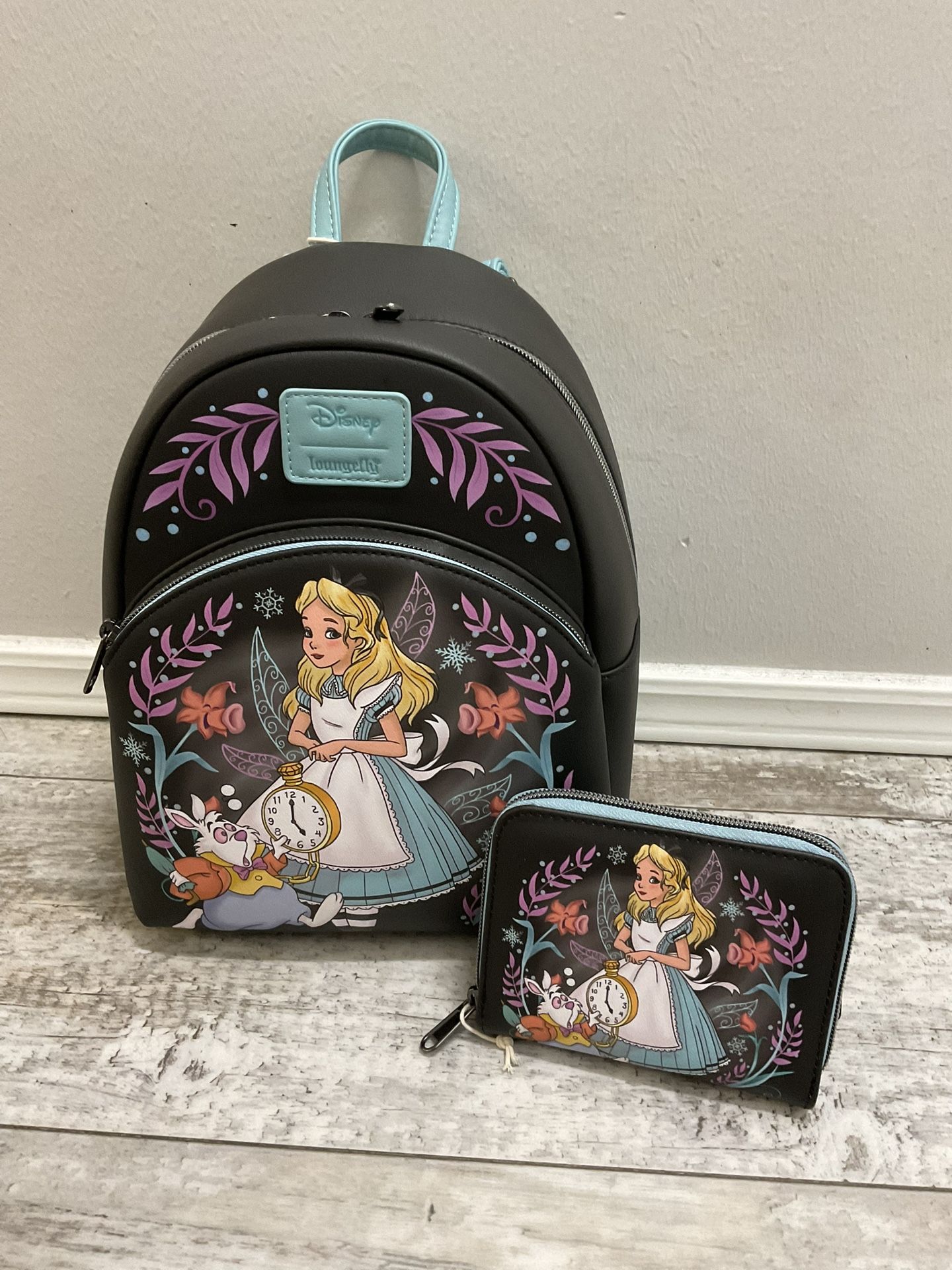 NWT Loungefly Alice In Wonderland Winter Drawing Backpack And Wallet