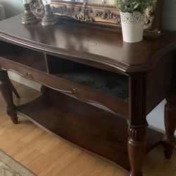Entry/sofa  Table 