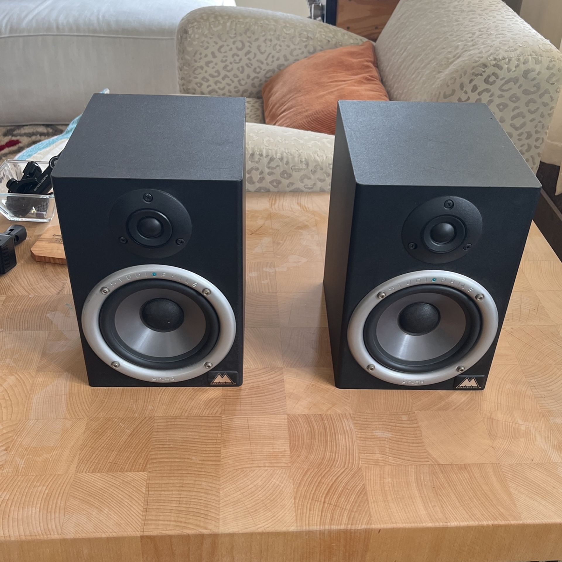 Studio Monitors Speakers