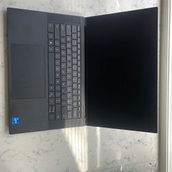 Dell Precision 5560 -  11th Gen Intel Core i7 - 11850H @ 2.50 GHz - 16 GB - 512 SSD