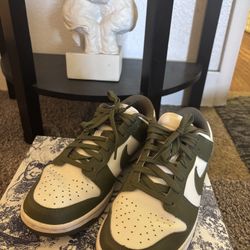 Women’s Nike Dunks 