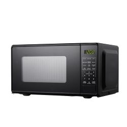 0.7 Cu Ft Countertop Microwave 700 Watts Black 