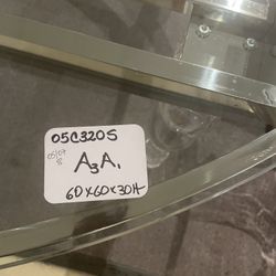 Must Go!! Clear and Acrylic Table and Chairs