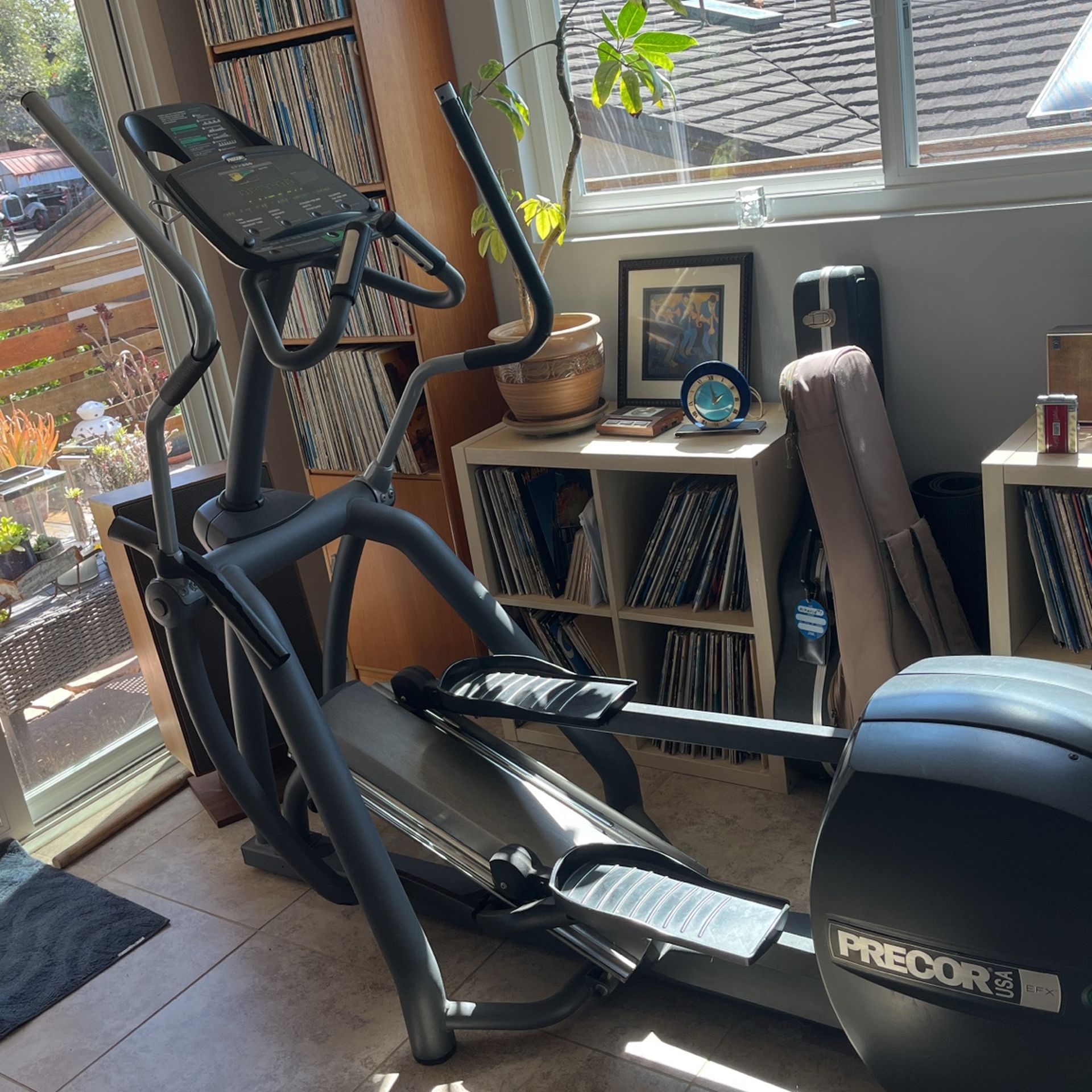 Precor EFX 556 Elliptical machine