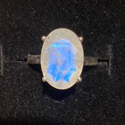 6+ CT Natural Rainbow Moonstone Silver Ring Sz 7