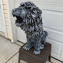 Large Sitting Lion Statue 