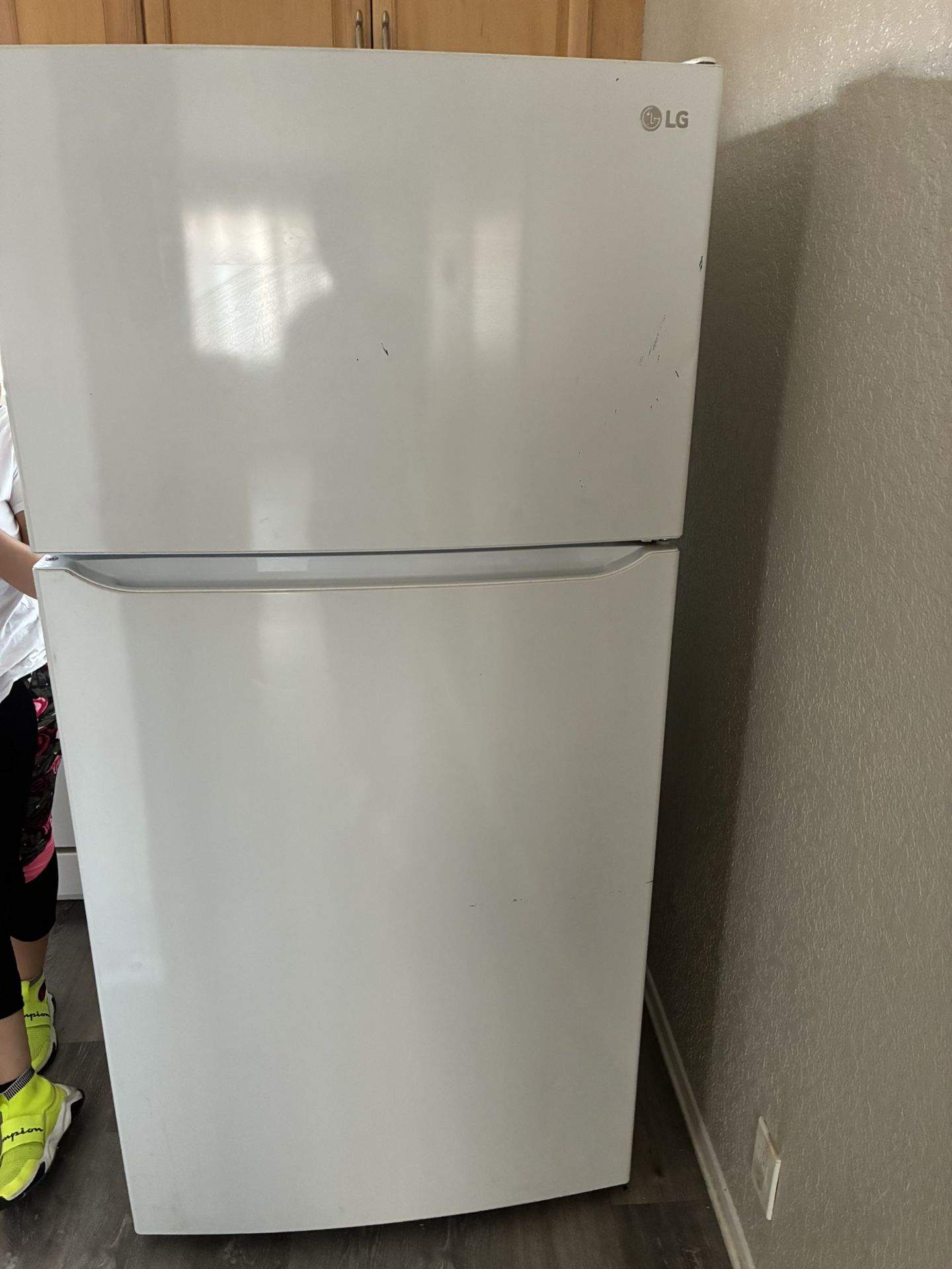Refrigerator 