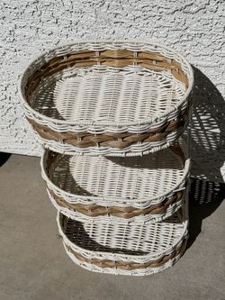 Basket stand