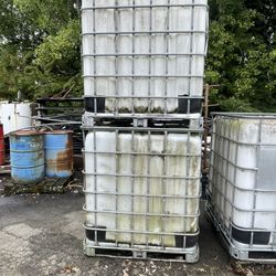 330 Gallons Totes 