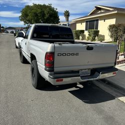 Dodge Ram 1500 V6