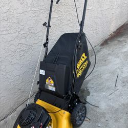 Podadora Dewalt Gas 