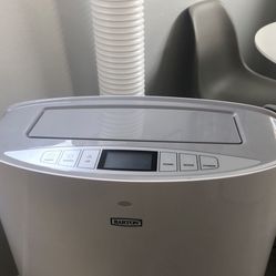 Air Conditioner. 14000 BTU Barton
