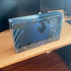 Pokemon Charizard X ex Ultra-Premium Collection