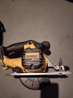 Dewalt Saw