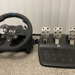 Logitech G923 Racing Wheel for Xbox Series X/S, Xbox One,PC TRUEFORCE -Open  Box for Sale in Arlington, TX - OfferUp