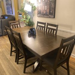 6 People Dining Table And chairs