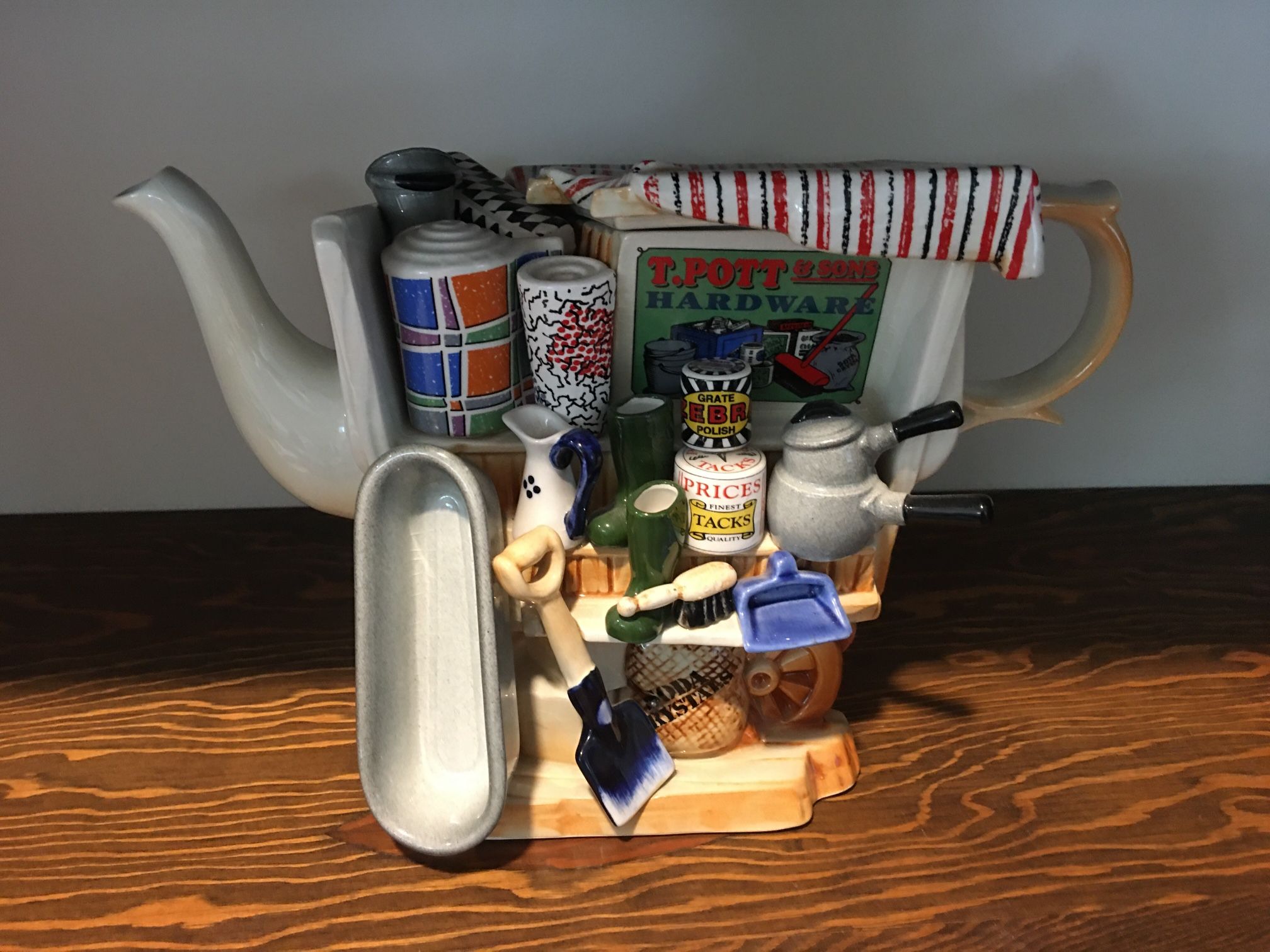 VINTAGE PAUL CARDEW NOVELTY TEAPOT