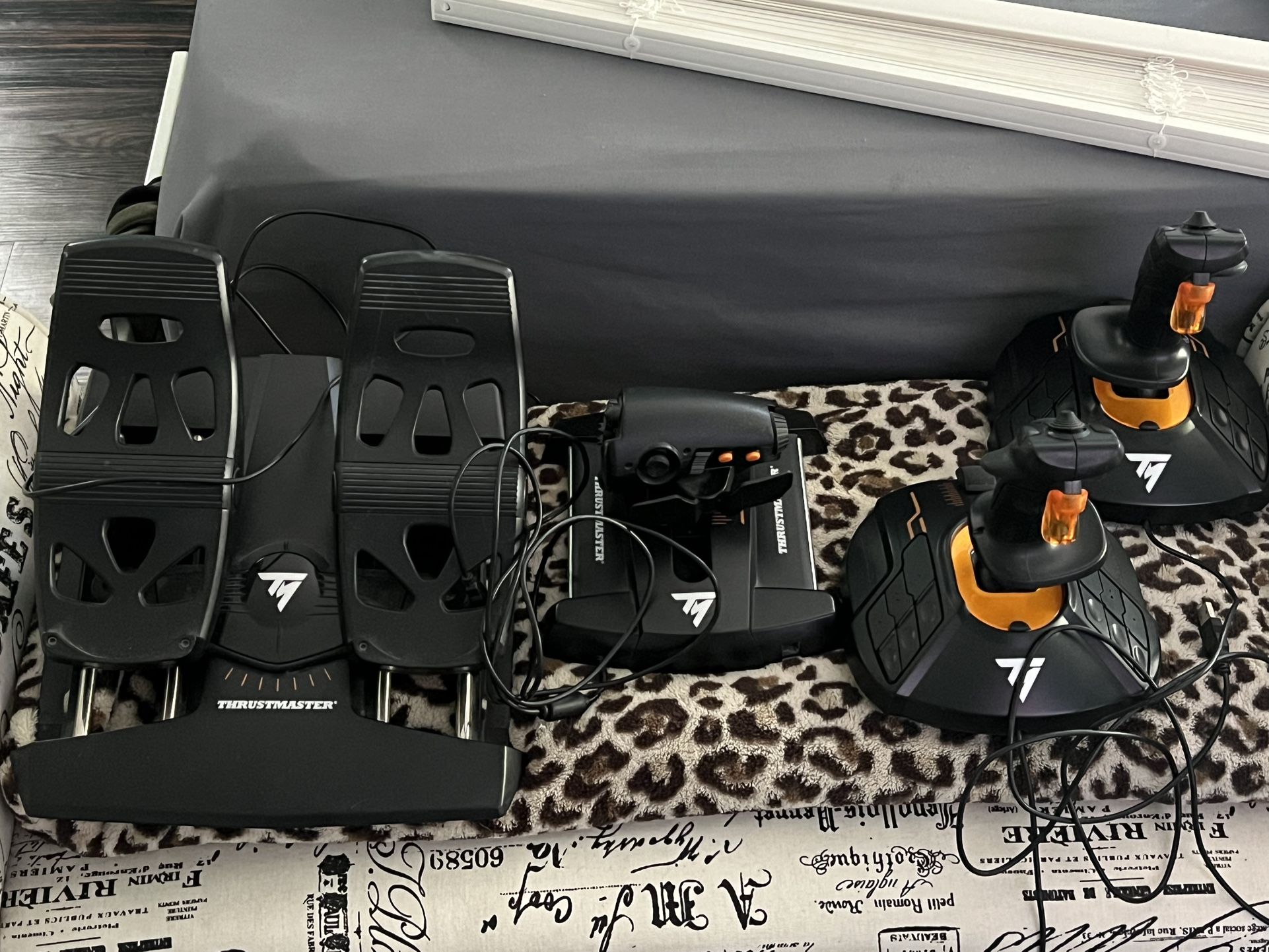 Flight Simulator (PC Only) Kit. Thrustmaster T16Km Flight Pack PLUS EXTRAS