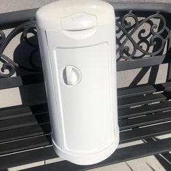 Munchkin Diaper Dispenser