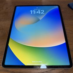 iPad Pro 6th Gen 12.9 in 