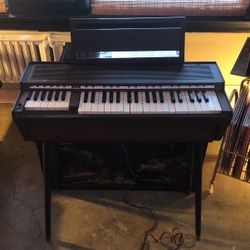 Vintage electric Organ