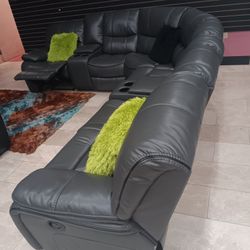 *Spooky Sale Event*---Madrid Attractive Gray Leather Reclining Sectional Sofa---Delivery And Easy Financing Available 👏