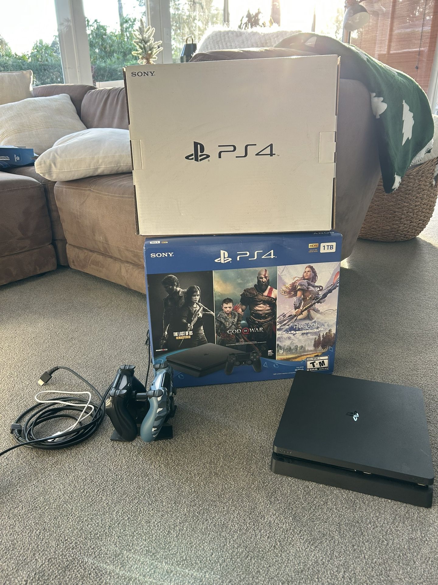 PS4 Jet Black 1TB