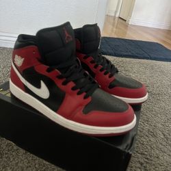 Air Jordan 1 Mid